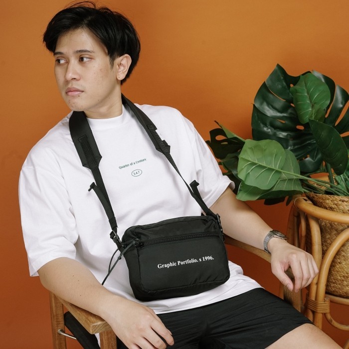 UNKL347 Tas Slingbag Warna Black Bahan Polyester LORX B