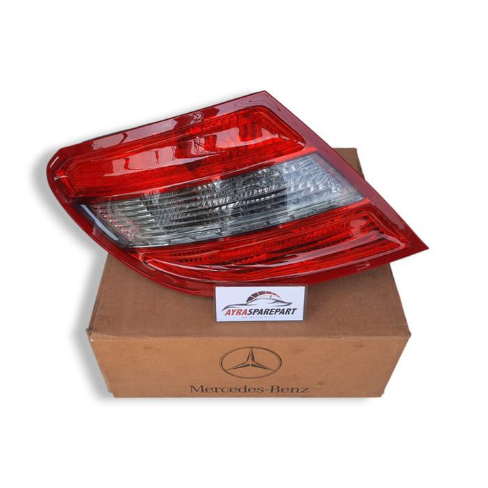 Stoplamp lampu belakang KIRI mobil Mercedes Benz Mercy W204 C-Class