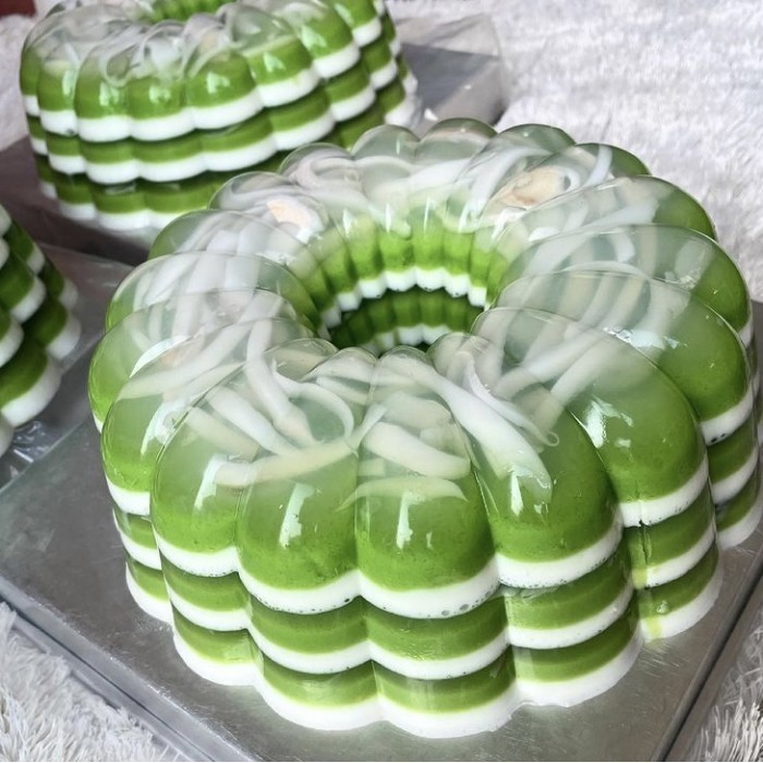 

TERJUAL Puding pandan kelapa