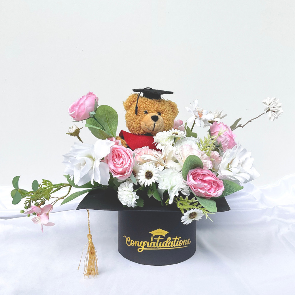 Buket Bunga Bloom Box Wisuda Boneka Artificial Flower Bouquet Graduation Congratulation Toga