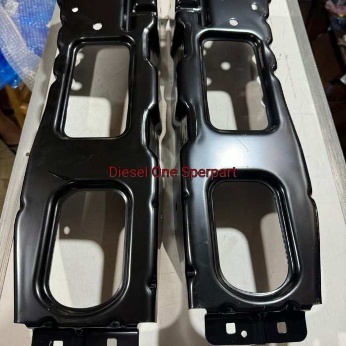 Breket Bemper Depan Toyota Dyna Saurus Hino Dutro Asli