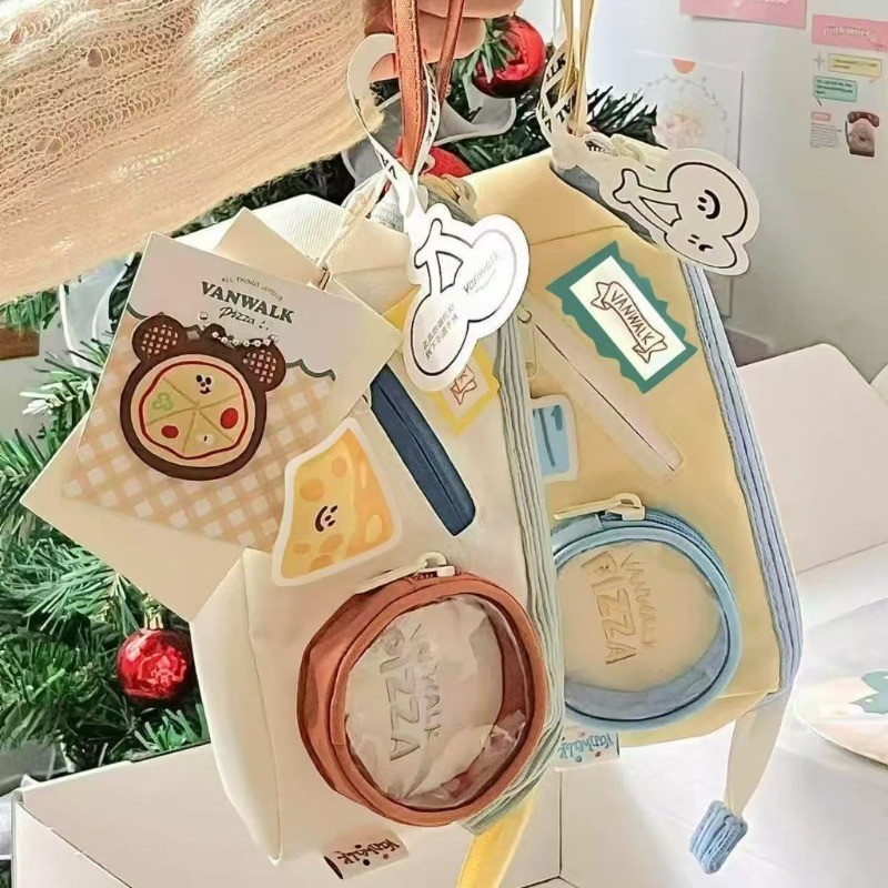 

Tas Pensil Aesthetic-Kapasitas Besar,Desain Trendi+Resleting Halus,Softcase Kanvas-COD