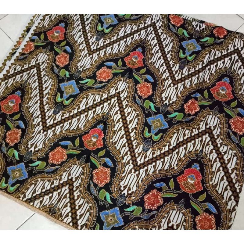 Kain Batik Solo motif seling bunga merah