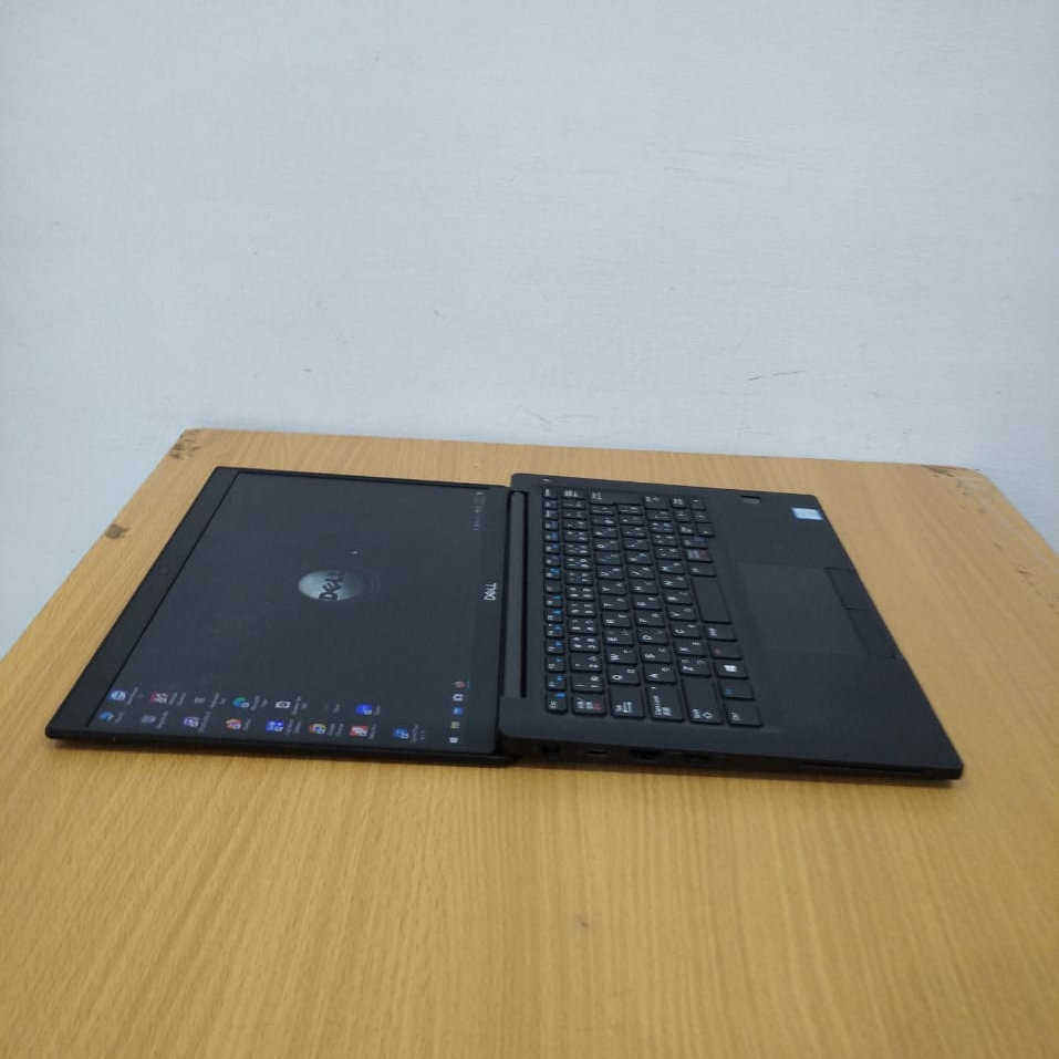 laptop  LAPTOP DELL 7290 Ram 8Gb  core i5 gen8