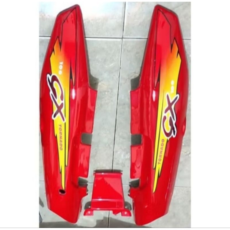 COVER BODY BELAKANG KANAN KIRI SUZUKI TORNADO MERAH FERRARI