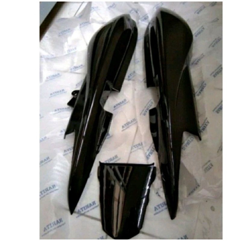 body belakang tiger revo set ped bodi tirev warna hitam putih merah