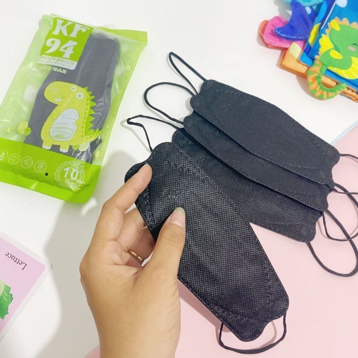 

Masker KF94 Anak Cowok Cewek 4Ply Earloop Motif Karakter isi 10 pcs - KF ANAK HITAM