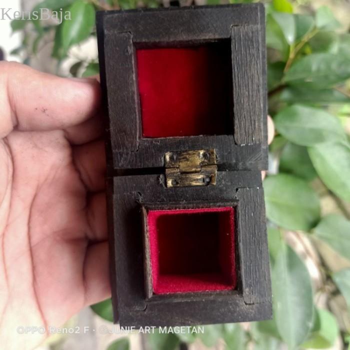 kotak kayu ukir kecil tempat jumatan batu pusaka cincin murah