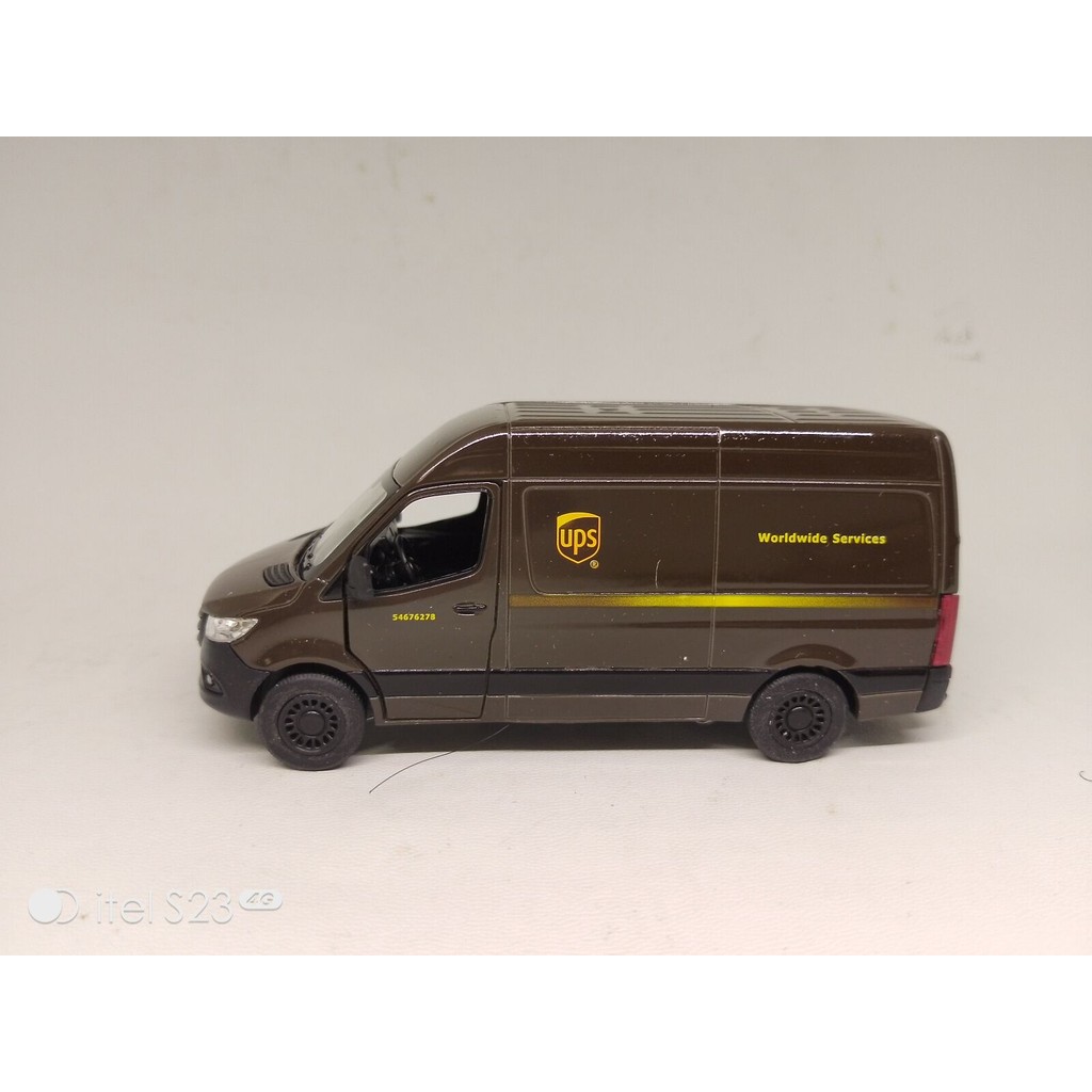 diecast mobil Mercedes Benz sprinter ups kinsmart