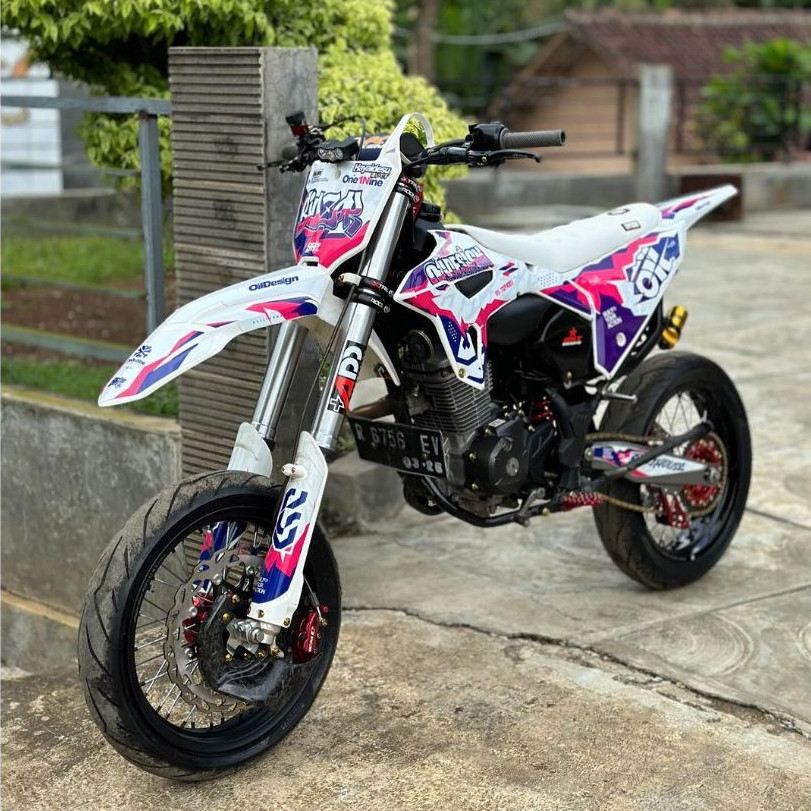 DECAL CRF 450 PUTIH PINK UNGU BISA DI APLIKASIKAN KE CRF150L KLX DTRACKER GORDON WR
