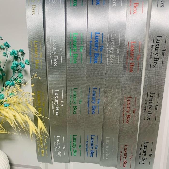 

Lewy Store Pita Satin Custom Printing 1 Roll Bahan Import High Premium Panjang 18m Lebar 2,5cm Part 1 Tulisan Hitam Putih Gold Silver Biru Hijau Merah Kuning Italic Bold Normal - LS - 01, Tinta Hitam