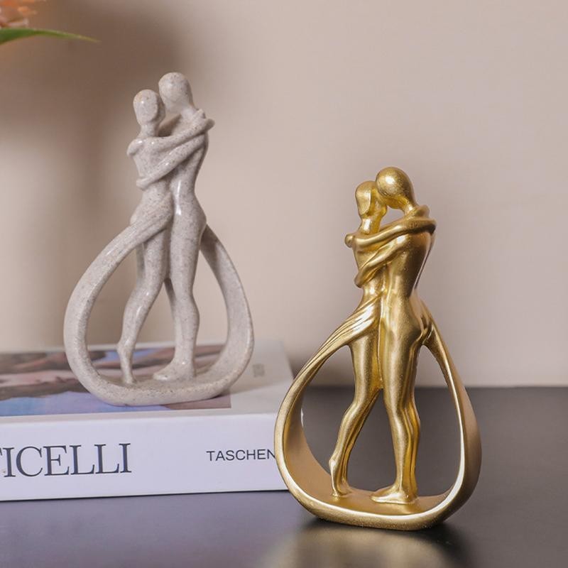 

Resin Couple Figurine Crafts Table Centerpiece Hugging Couple Abstract Figurine for Bookshelf Desk Home Office Fireplace