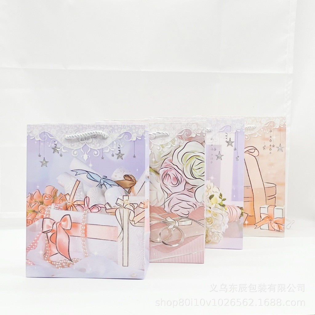 

PAPERBAG / PAPERBAG TAS KADO / TAS KADO / PEMBUNGKUS KADO /fastoys,id