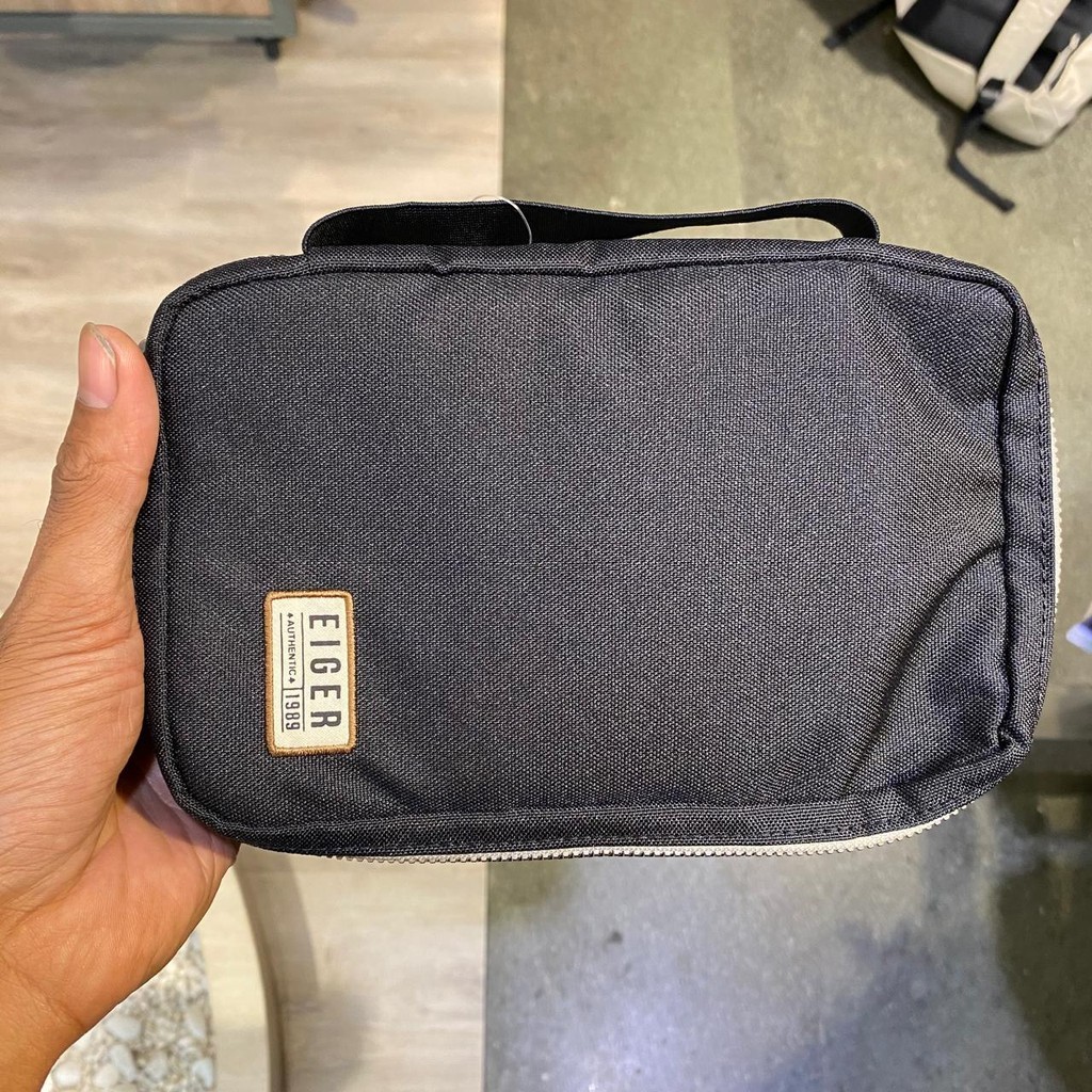 

CLASSHALL STATIONERY POUCH 2F - BLACK
