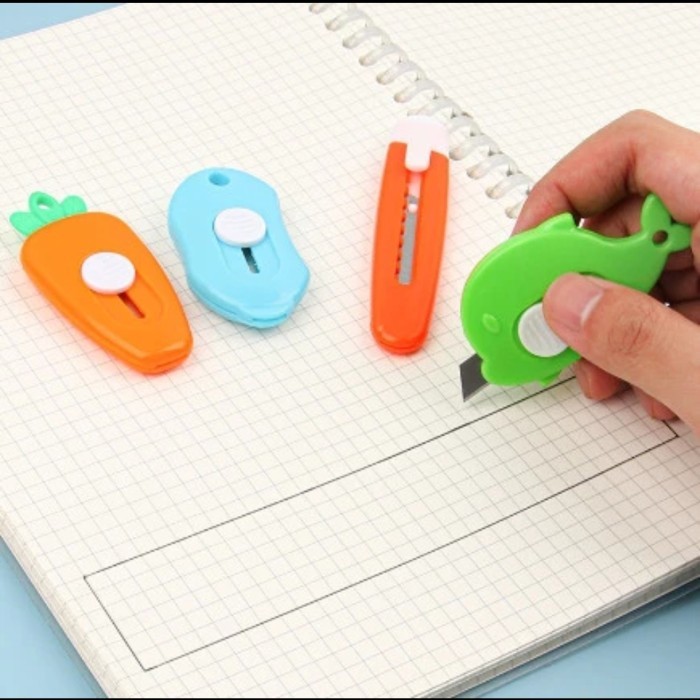 

Cutter Packingan Kecil Karakter Lucu Ikan Mini Pisau Pemotong Kertas