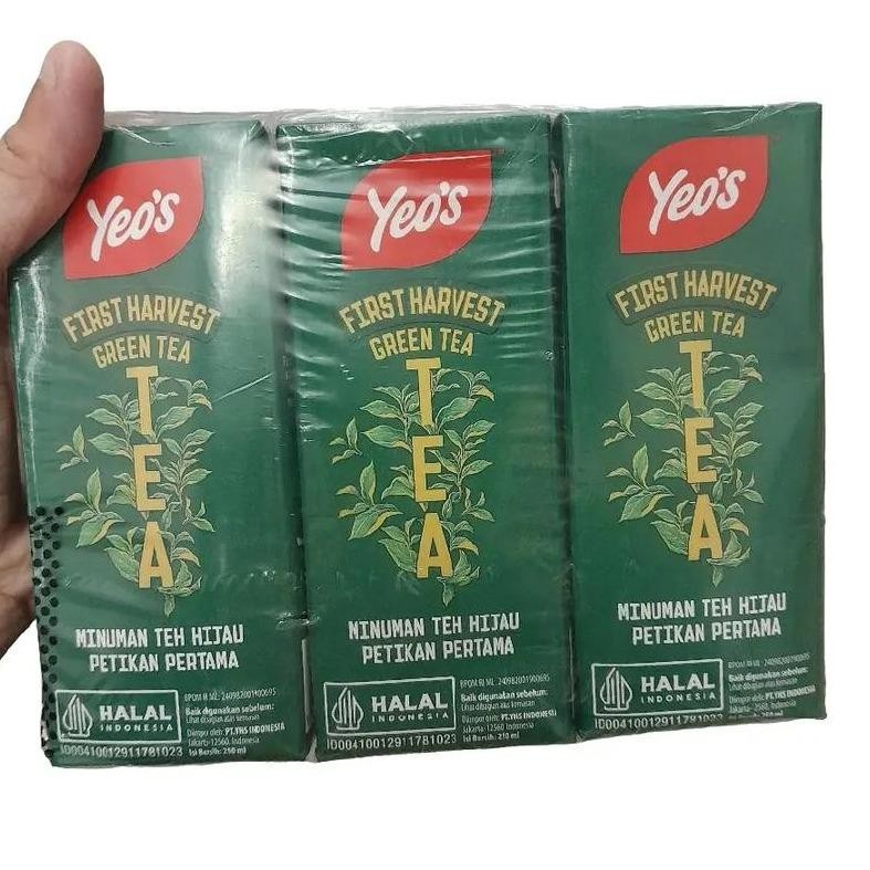 

Yeos First Harvest Green Tea Minuman Teh Hijau Kotak 250ml Isi 6pcs / per Dus 24pcs