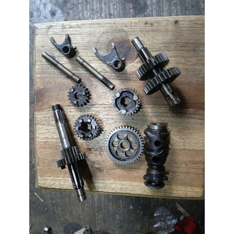 gigi gear transmisi rasio kawasaki kaze bekas copotan motor original