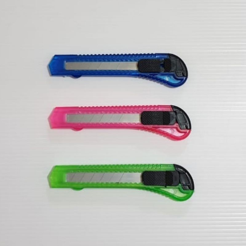 

Pisau Cutter Besar 18mm Transparan | Cuter Super Tajam Sliding Knife Alat Potong Kertas Kardus Kater Heavy Duty Warna Warni