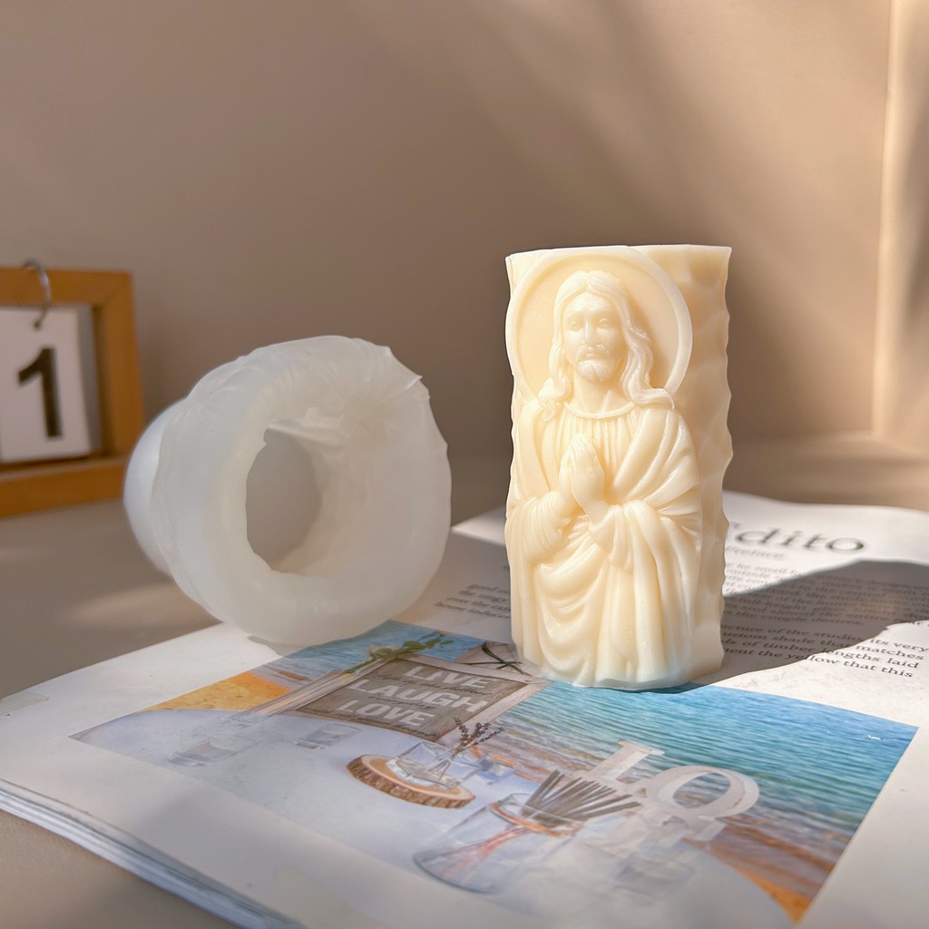 

Easter Prayer Jesus Statue Candle Mold, DIY Jesus Sculpture Candle Silicone Mold Making Aromatherapy Candle Resin Home Decoratio