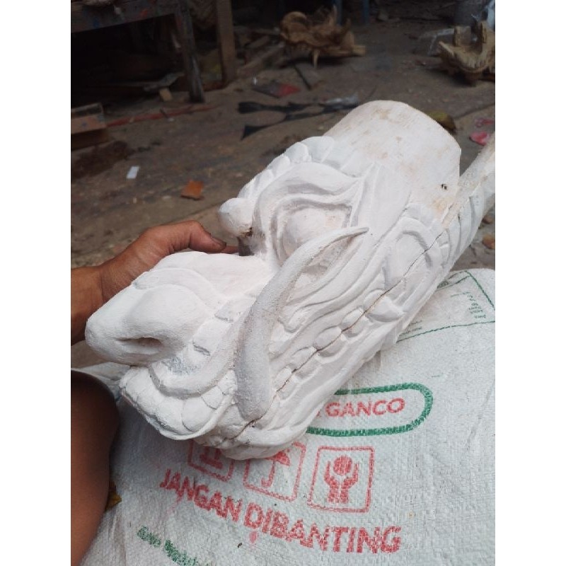 barongan pusat//Barongan Putih Siung Gantung Desain Elegan//realpict