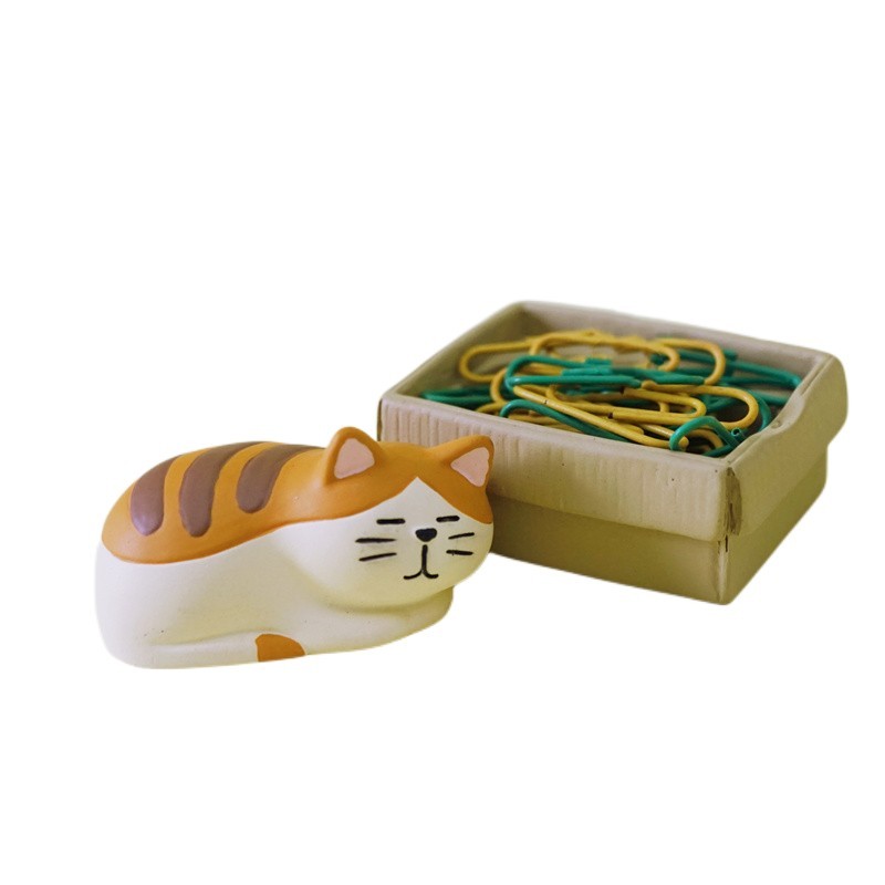 

Japanese Zakka Box Cat Mini Paper Clip Box Cat Decoration Stationery Ornaments Dispenser Desk Clips Dispenser Paper Clip Holder