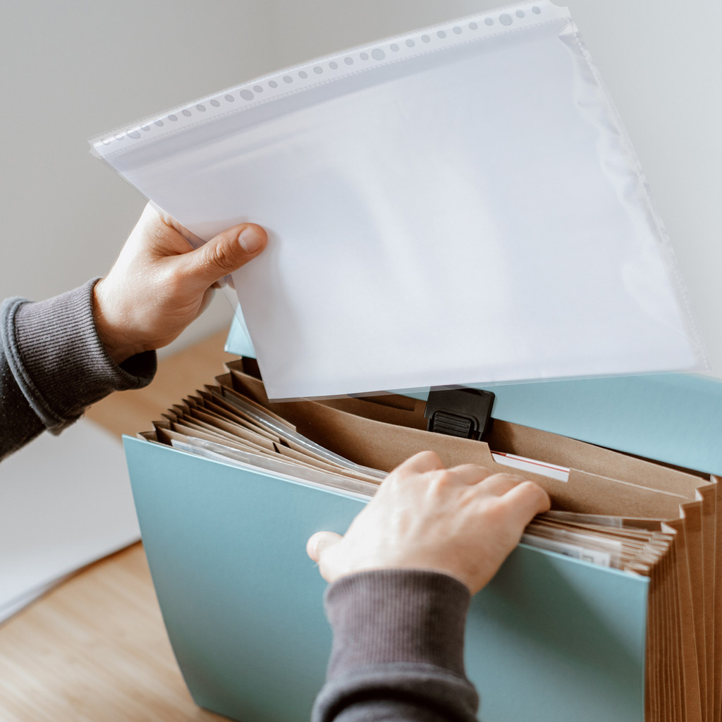 

100pcs Clear File Protector Sheets Binder Pockets Non Static Easy Insertion Office Accessories Storage Box Plastic Paper Sheet