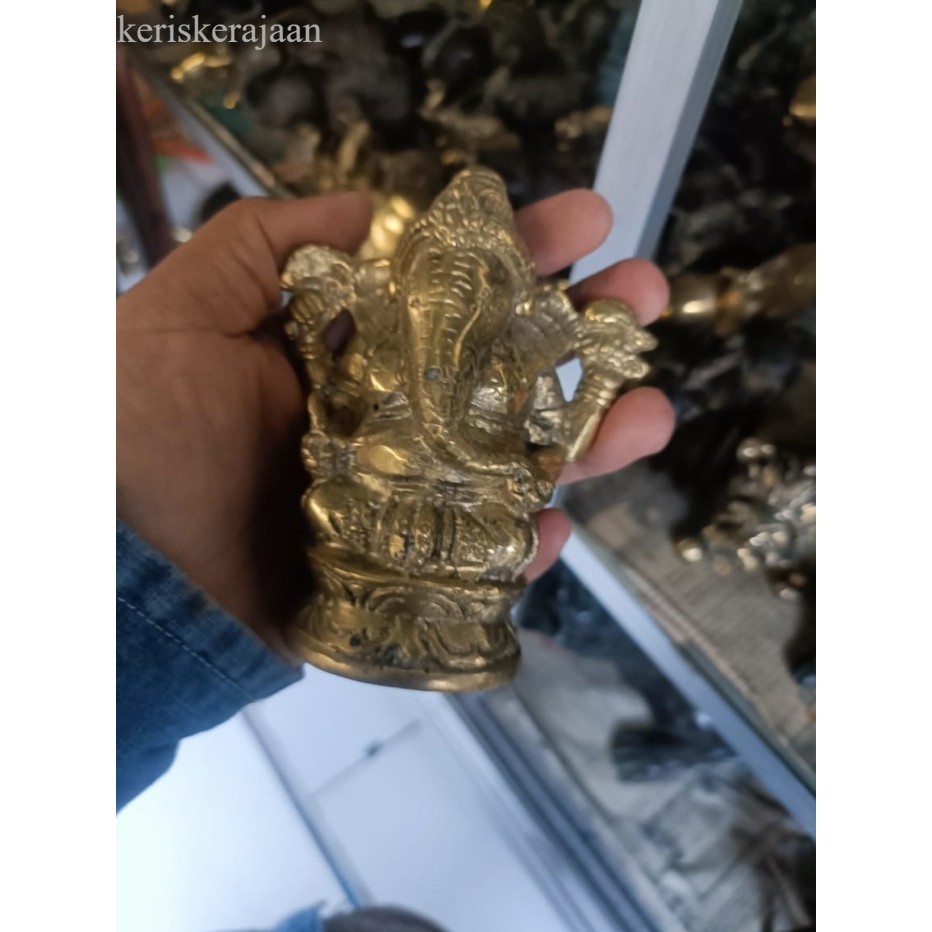 

patung ganesha bersila dari kuningan full sepuhan emas agar tidak berkarat bk Keris sengkelat majapahit mataram kartosuro kartasura Surakarta Yogyakarta nagasasra sabuk inten keris kriss nogososro B antik