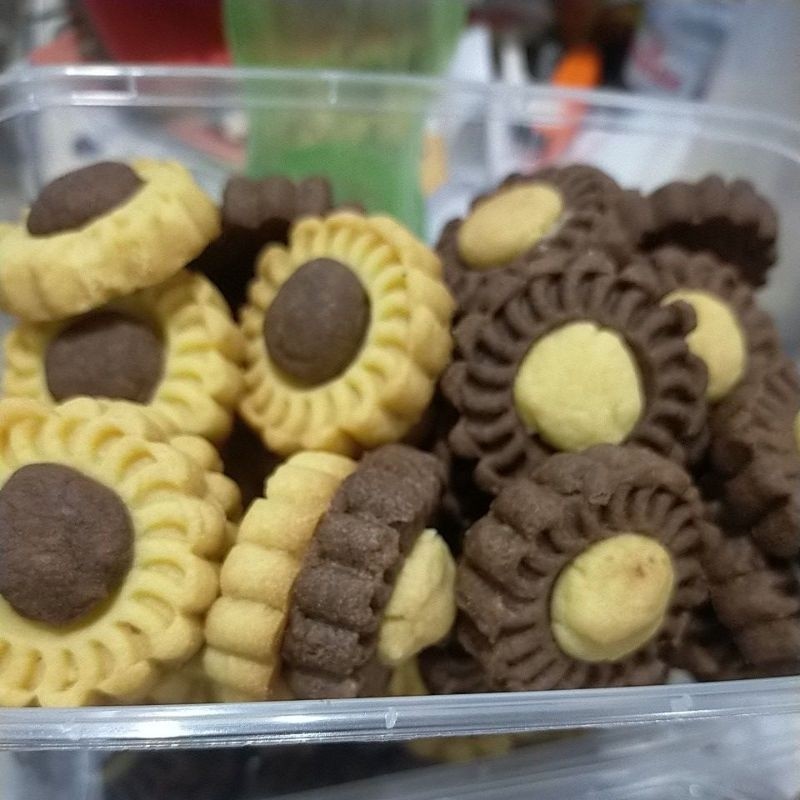 

kue jadul sepanjang masa semprit, kue mawar , kue lebaran Quenta cookies