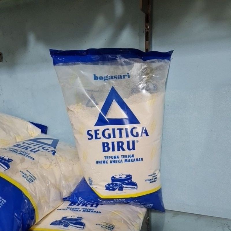 

Tepung Terigu Segitiga Biru 1 Kg