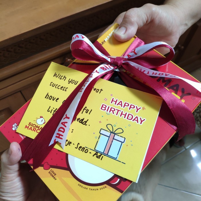 

DISKON Birthday Hamper - kukus semua