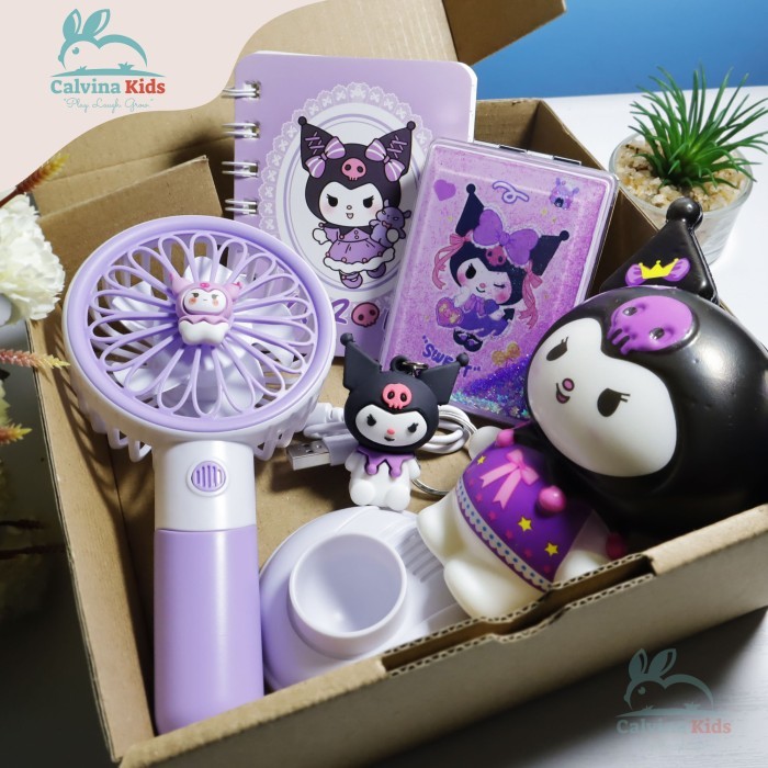 

Paket Sanrio Kuromi, Kipas Angin Mini Kuromi, Cermin Kuromi, Squishy Kuromi, Note Kuromi Hampers Hadiah