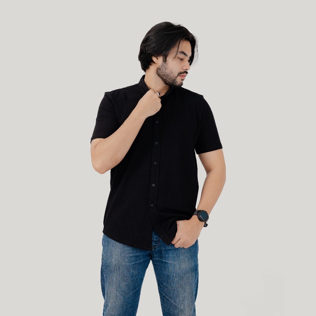 KEMEJA PRIA WARNA HITAM POLOS LENGAN PENDEK DISTRO