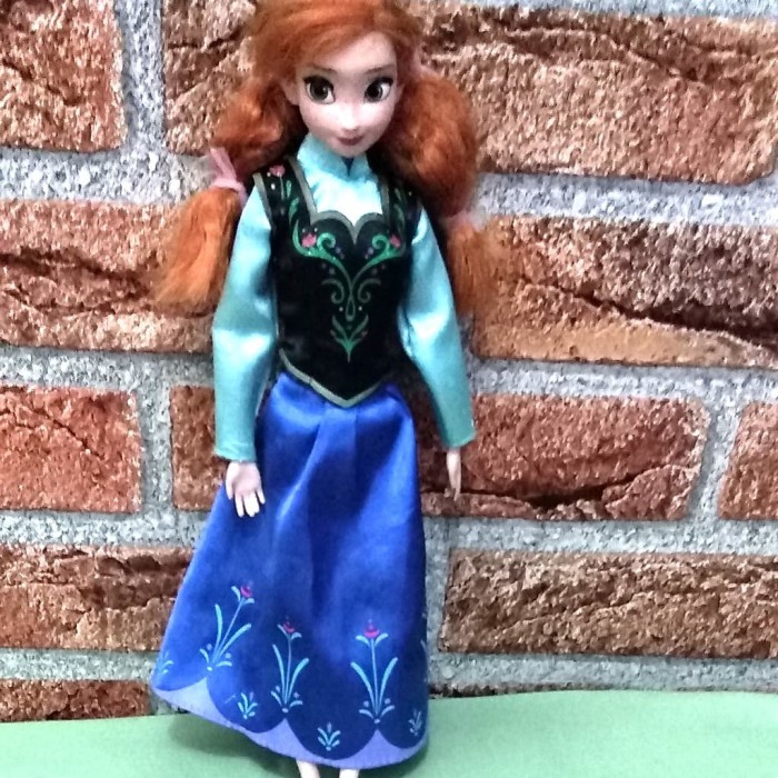 anna frozen/boneka anna frozen/anna disney