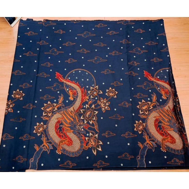 Kain Batik Solo motif naga warna dasar biru donker ( Primissima )
