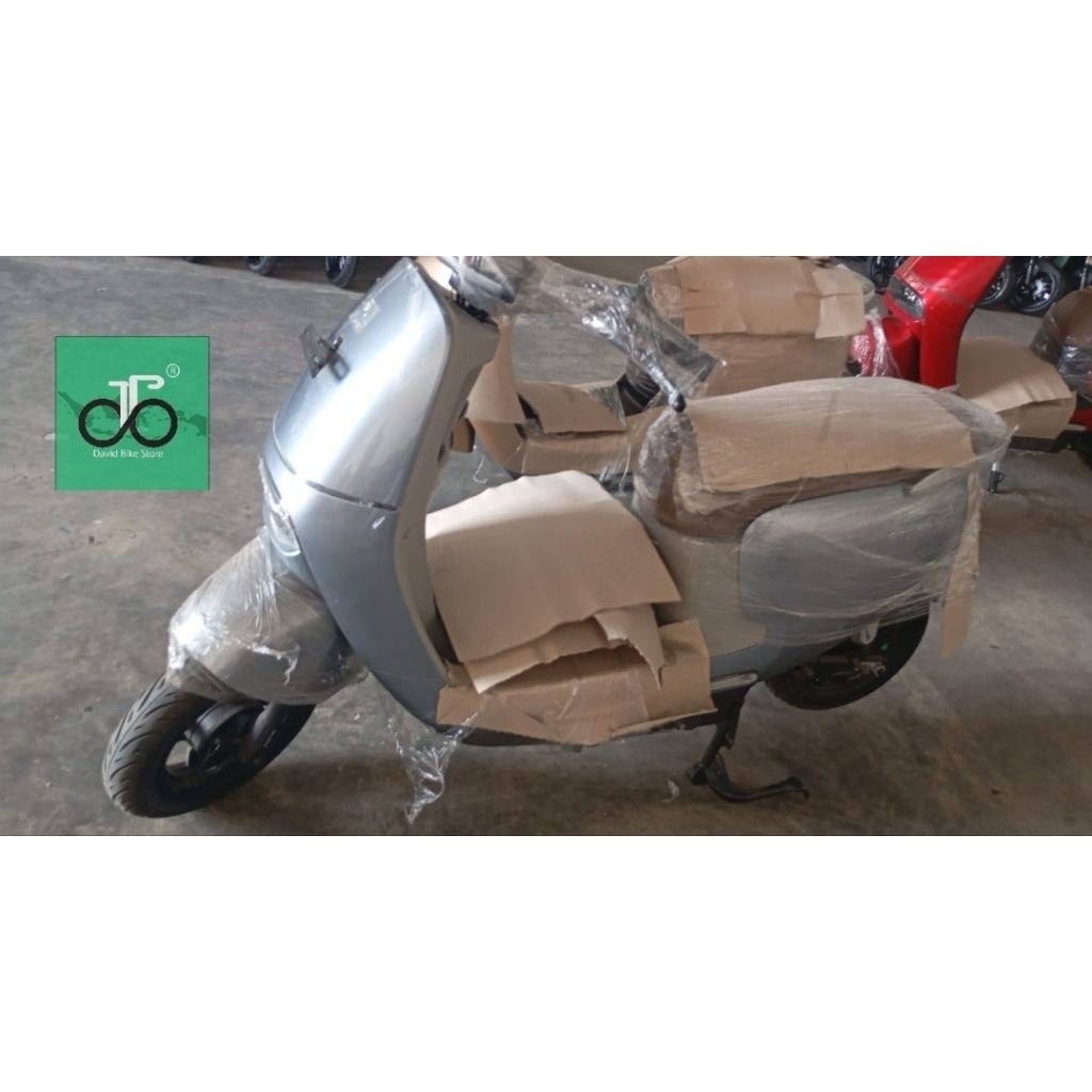 Sepeda motor listrik Exotic Sterrato by Pacific