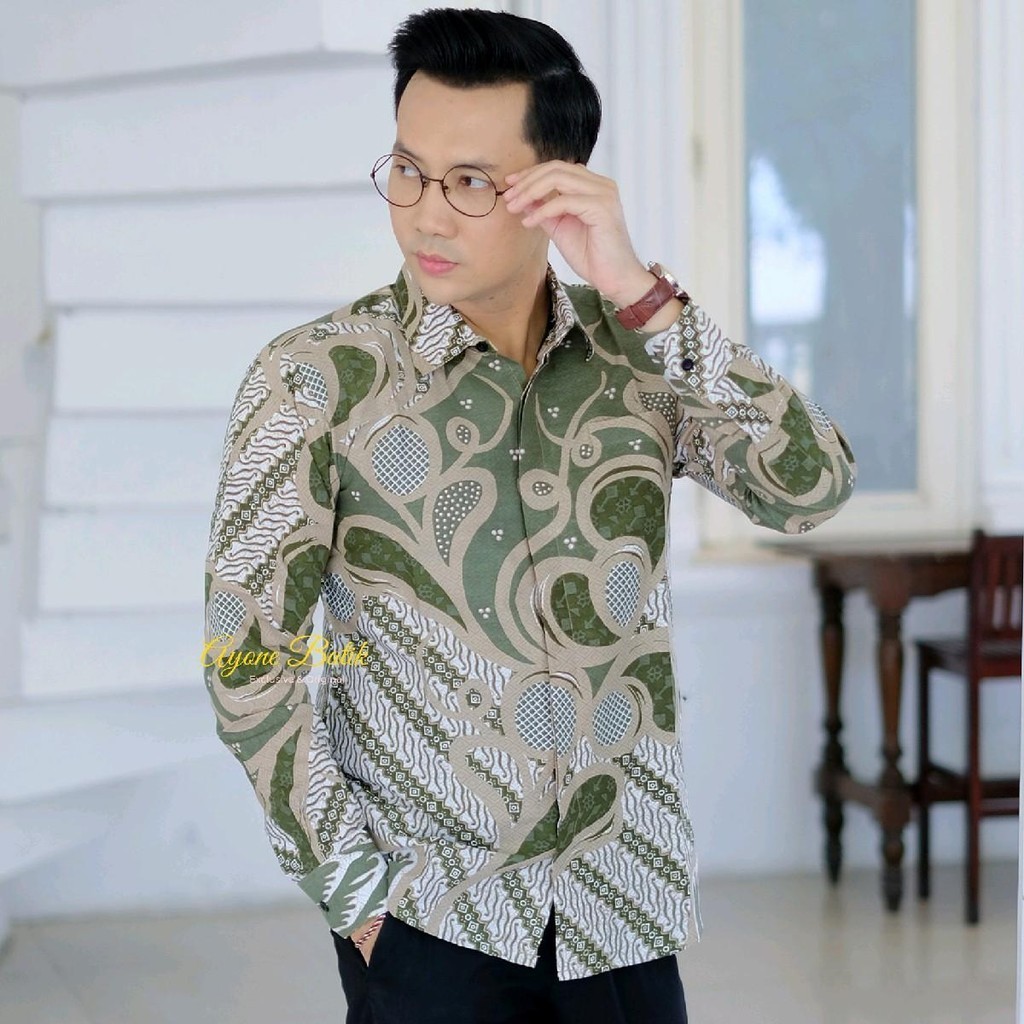 Kemeja batik hijau sage MAHAMERU SAGE atasan batik slim fit lengan panjang warna hijau sage kemeja b