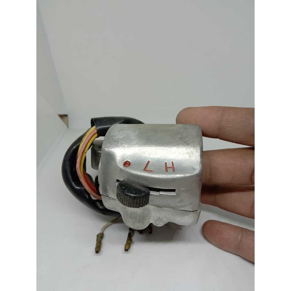 Holder Saklar Kanan cb100 Kabel hitam gas dalam