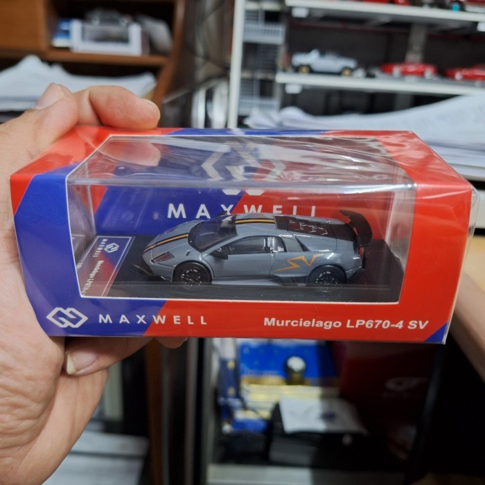Maxwell Skala 64 Lambo Murcielago LP670-4 SV Grey Italia Stripe