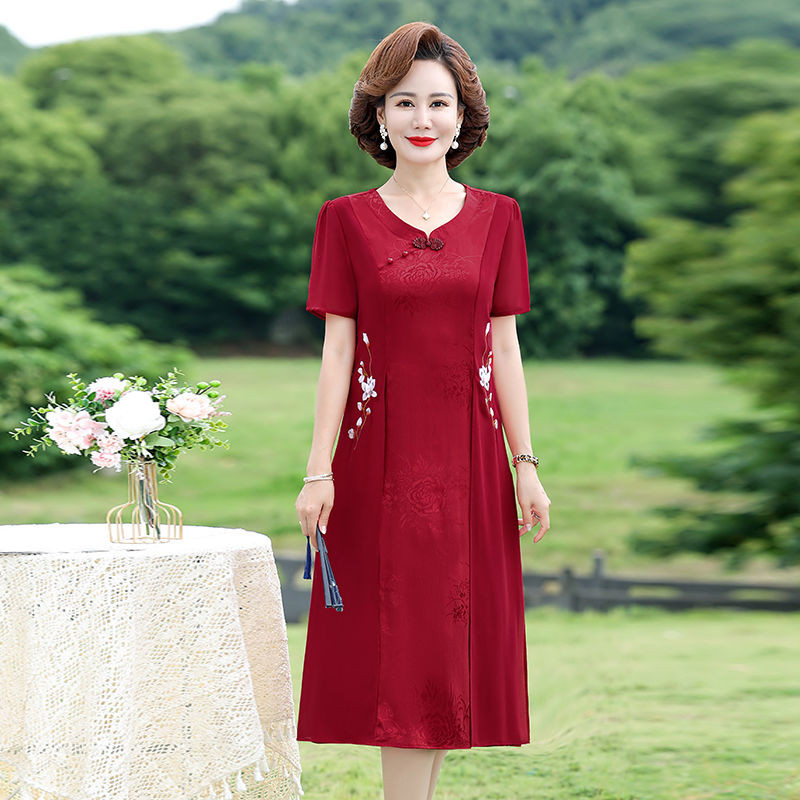 Gaun musim panas musim panas cheongsam ibu setengah baya dan tua gaun panjang gaya Cina rok pesta pe