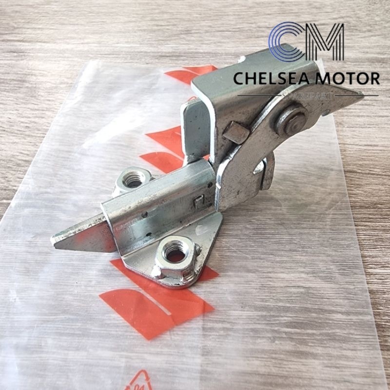 Engsel jok engsel lawan kunci jok suzuki satria FU FI original