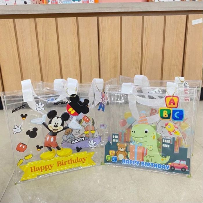 

Tas Mika PVC / Tas Mika PVC Transparan / Tas Bening / Tas Transparan / Tas Hampers / Goodiebag Transparan / Goodiebag Bening Tas Mika Transparan Murah Goodie Bag Bening Polos Untuk Souvenir Hampers Ulang Tahun / Ultah Anak