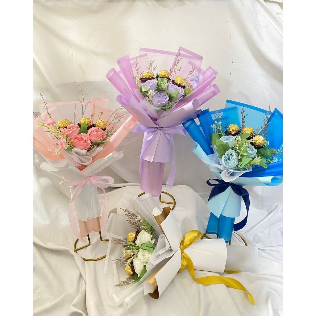 

Buket bouquet bucket snack coklat type coklat ferero dan artificial – ferero untuk Hadiah Wisuda , Anniversary , Hari Guru , Ulang Tahun