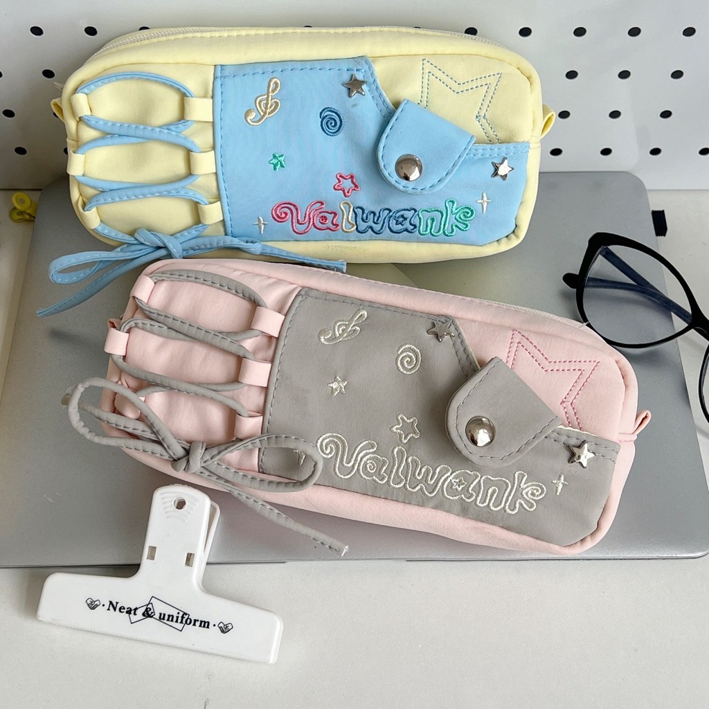 

Tersedia - Tempat pensil catatan langit berbintang yang lucu - Tempat pensil multifungsi - Tempat pensil estetika Korea Tempat pensil tie-dye sederhana Kapasitas besar