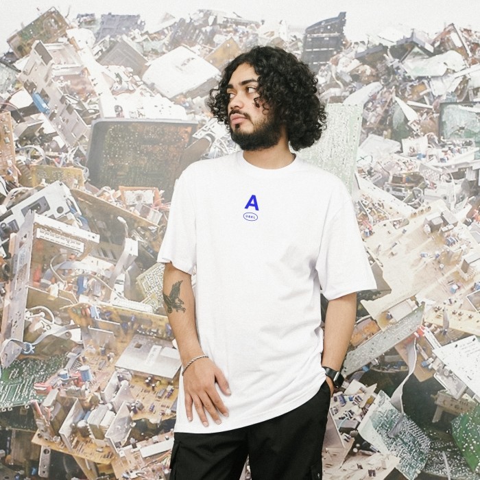 [COD] UNKL347 T-Shirt Hitam Bahan Combed Motif VOTA Kaos Pria Original