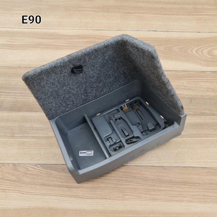 FC99 Cover Tutup Accu Aki Bagasi BMW E90 Original 77070520