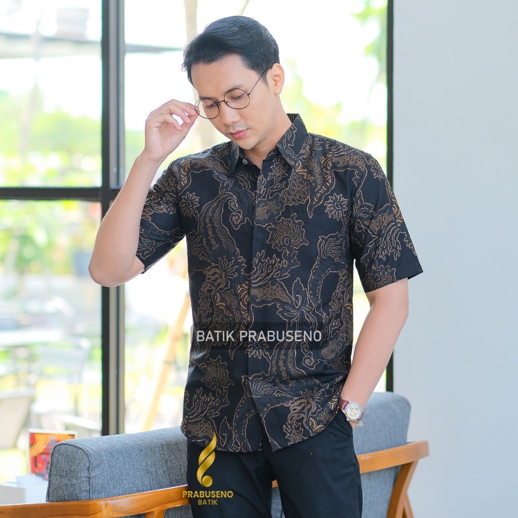 RAMAYANA BATIK PRABUSENO  Kemeja Pria Lengan Pendek Slimfit Katun Premium Lapis Furing Erro Kantor  