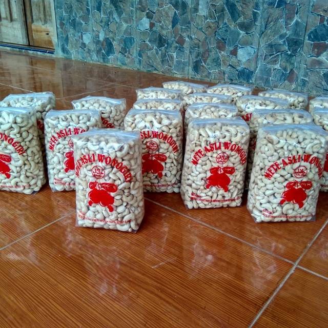 

Kacang Mete Asli Wonogiri Mentah 1kg ORIGINAL