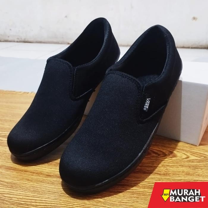 Ochy - Slip On Hitam Polos Sepatu Sneakers Casual Pria Tanpa Tali - Hitam, 39