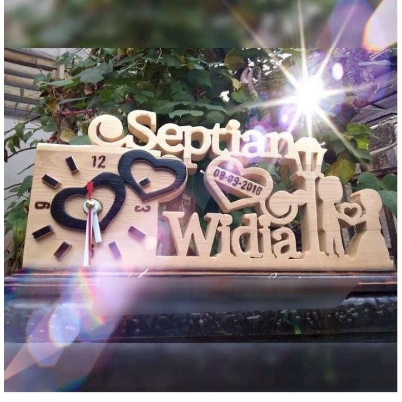 Kado Unik Wisuda Hampers Lebaran Ulang tahun / Jam Duduk Bandung kayu Custom Jam Ukir Nama Karakter 