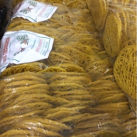 

Kerupuk Mie Kuning Besar Asinan 1kg / Krupuk Mie Besar 1kg - 500 gram